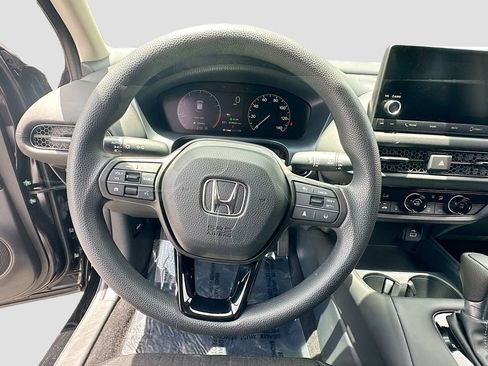 Used 2025 Honda HR-V LX image 11