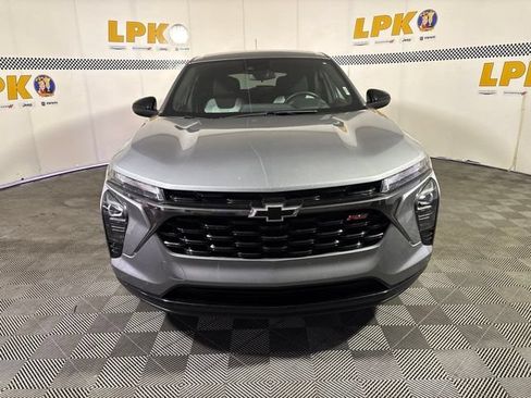 Used 2025 Chevrolet Trax RS w/ Driver Confidence Package FWD image 8