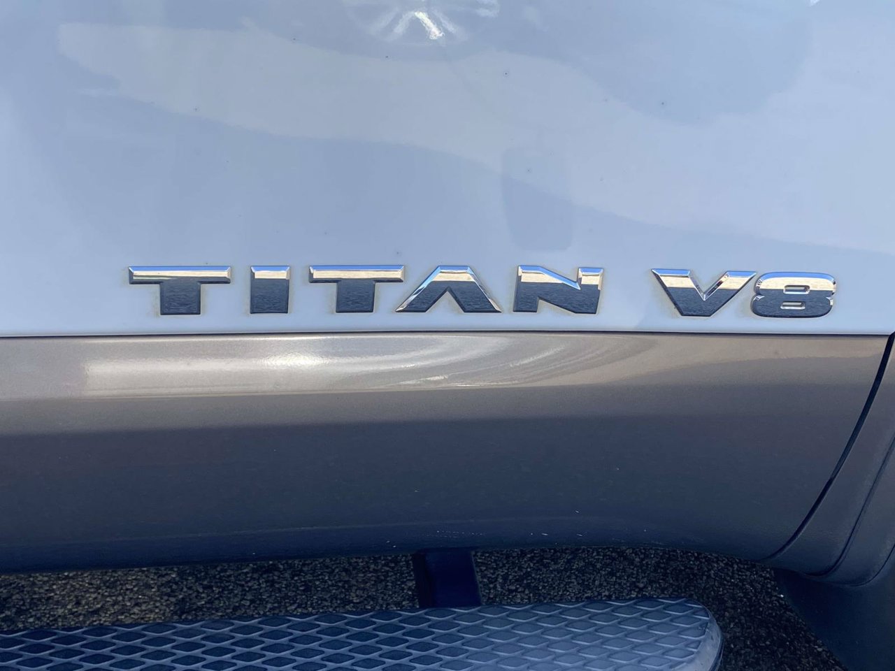 Used 2018 Nissan Titan Platinum Reserve w/ Platinum Utility Package AWD/4WD image 11