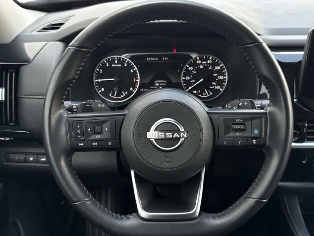 Used 2025 Nissan Pathfinder SV FWD image 11