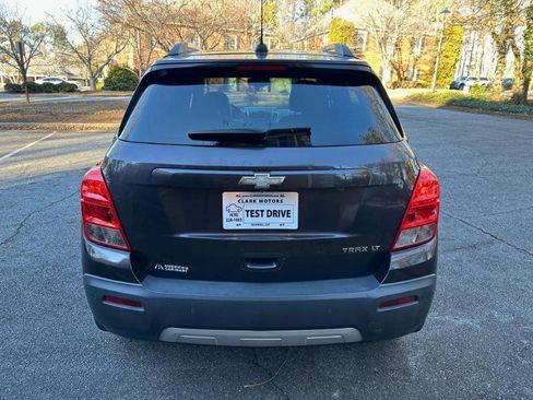 Used 2016 Chevrolet Trax LT w/ LT Convenience Package image 8