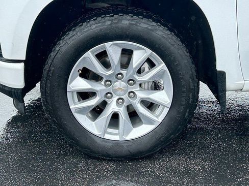 Used 2022 Chevrolet Silverado 1500 Custom w/ Safety Confidence Package image 11