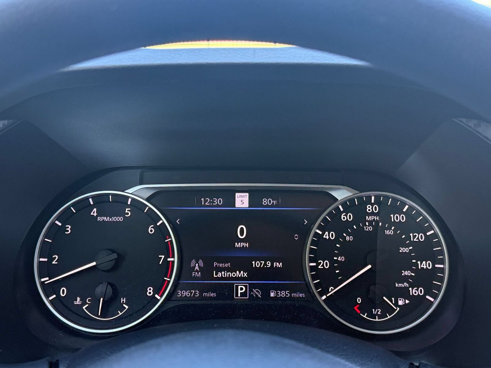 Used 2025 Nissan Sentra SV FWD image 39