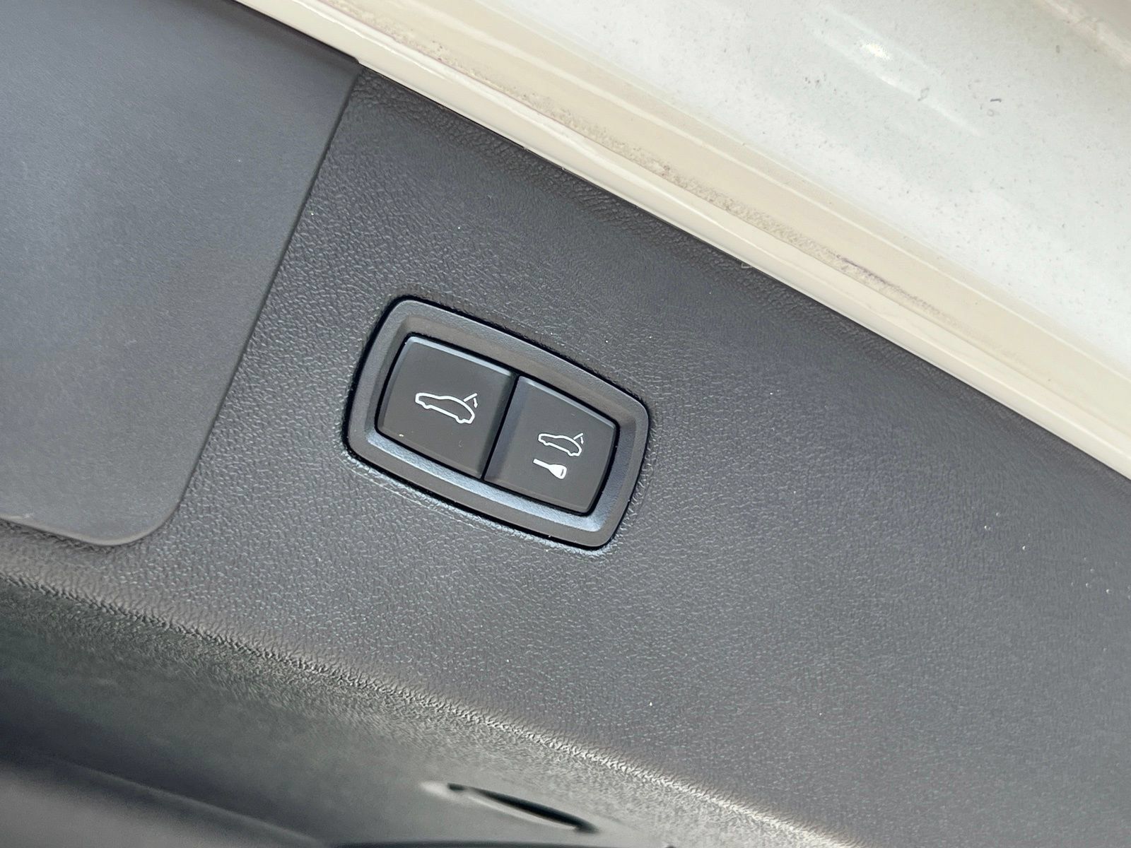 Certified 2023 Porsche Cayenne Platinum Edition AWD/4WD image 21