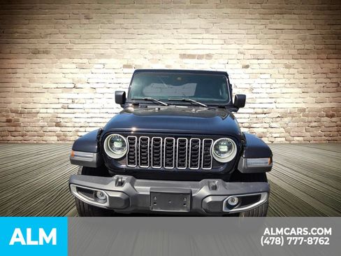 Used 2025 Jeep Wrangler Unlimited Sahara w/ Safety Group AWD/4WD image 25