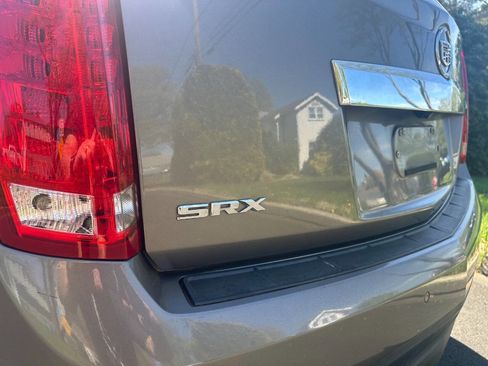 Used 2011 Cadillac SRX Luxury image 6