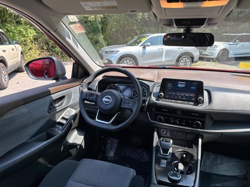 Used 2022 Nissan Rogue S image 35