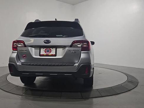 Used 2018 Subaru Outback 3.6R Limited AWD/4WD image 4