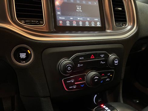 Used 2020 Dodge Charger SXT w/ Leather Interior Group RWD image 30