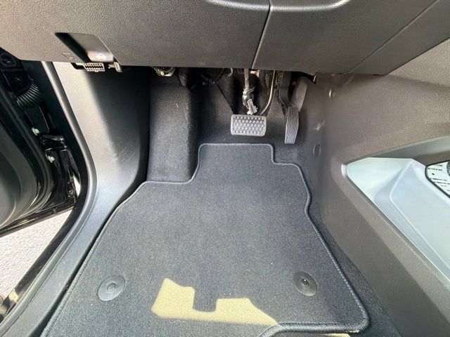 New 2027 Chevrolet Bolt RS w/ Super Cruise Package FWD image 31