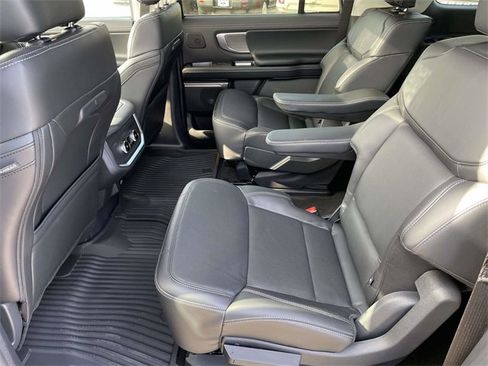 New 2025 Ford Expedition Max Platinum w/ Driver's Package image 6