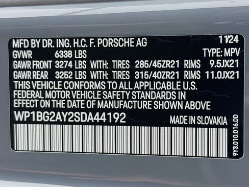 Certified 2025 Porsche Cayenne GTS AWD/4WD image 34