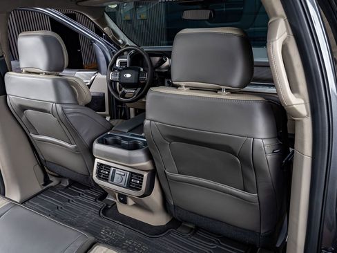 Used 2026 Ford F450 Platinum w/ Platinum Plus Package image 32