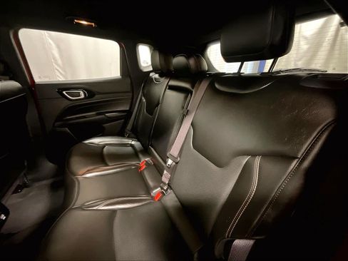 Used 2023 Jeep Compass Limited image 15