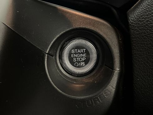 Used 2023 Jeep Renegade Trailhawk image 32