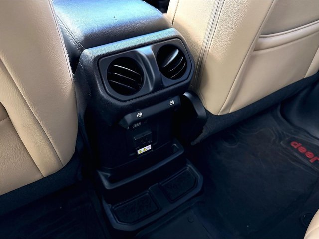 Used 2018 Jeep Wrangler Unlimited Sahara AWD/4WD image 24