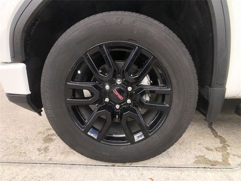 Used 2023 GMC Sierra 1500 Elevation w/ Preferred Package image 18