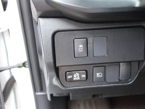 Used 2021 Toyota Tacoma SR AWD/4WD image 26