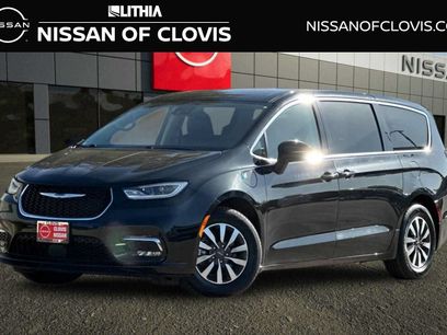 Used 2023 Chrysler Pacifica Touring-L