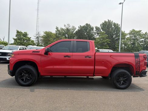 Used 2019 Chevrolet Silverado 1500 Custom Trail Boss AWD/4WD image 2