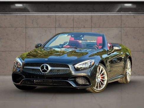 Used 2020 Mercedes-Benz SL 550 w/ Driver Assistance Package image 4