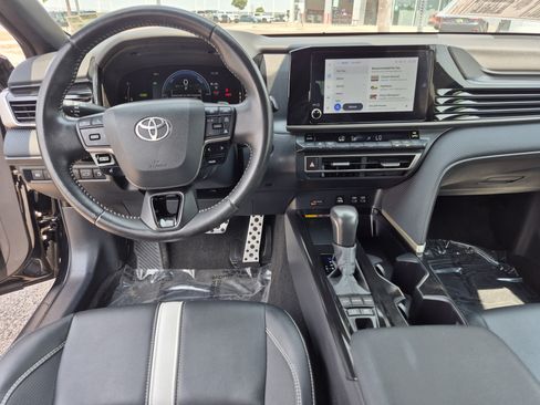 Certified 2025 Toyota Camry SE FWD image 18