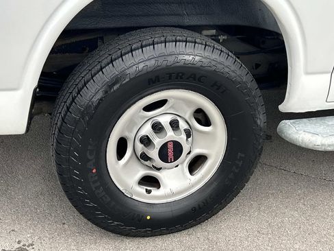 Used 2023 GMC Savana 2500 w/ Driver Convenience Package image 13