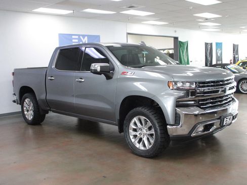 Used 2019 Chevrolet Silverado 1500 LTZ w/ LTZ Premium Package image 2