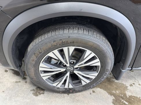 Used 2023 Nissan Rogue SV AWD/4WD image 9