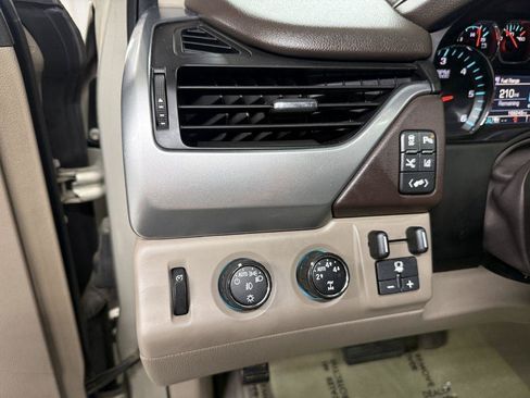 Used 2015 Chevrolet Suburban LTZ AWD/4WD image 14
