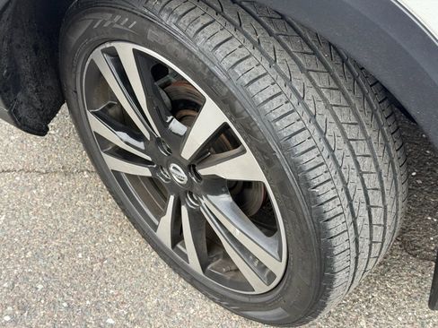 Used 2019 Nissan Kicks SV w/ Exterior Package image 11