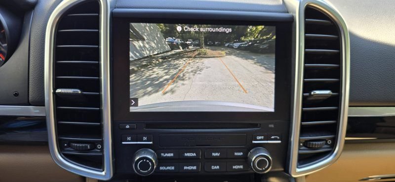 Used 2018 Porsche Cayenne Platinum Edition AWD/4WD image 18