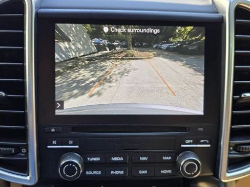Used 2018 Porsche Cayenne Platinum Edition AWD/4WD image 18