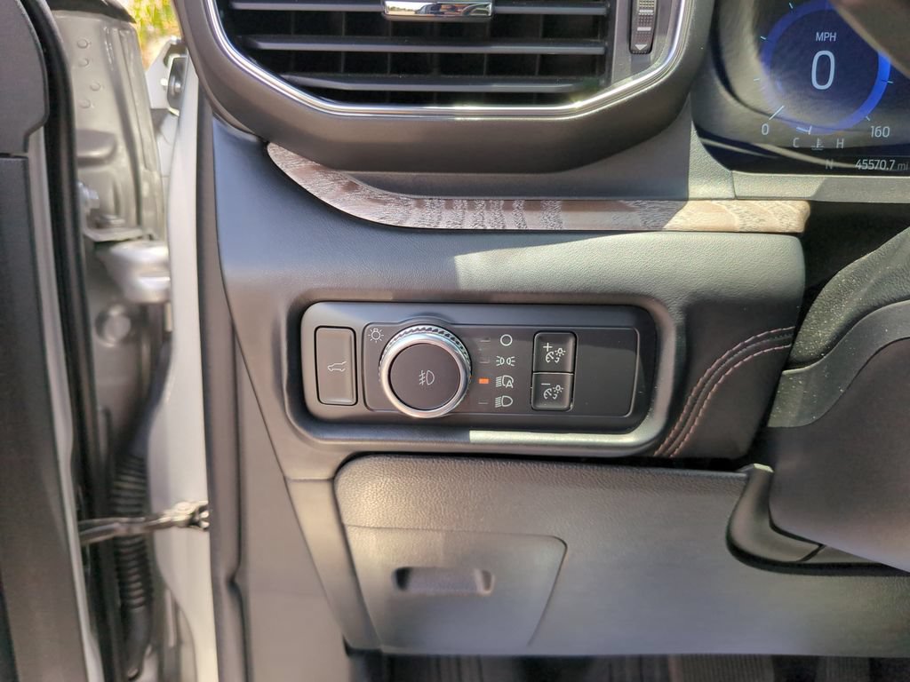 Used 2022 Ford Explorer Platinum w/ Equipment Group 601A AWD/4WD image 30