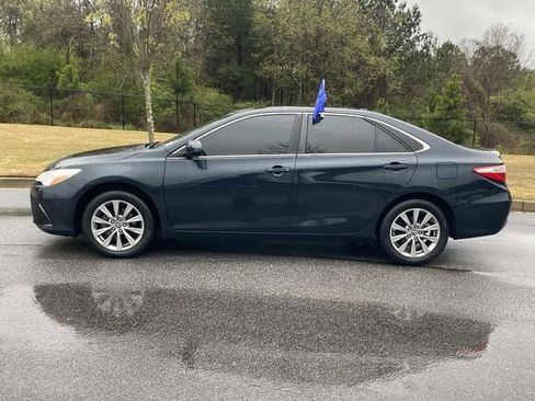 Used 2017 Toyota Camry XLE image 8