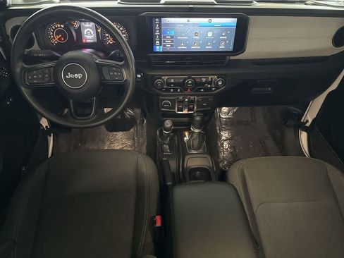 Used 2025 Jeep Gladiator Sport AWD/4WD image 23