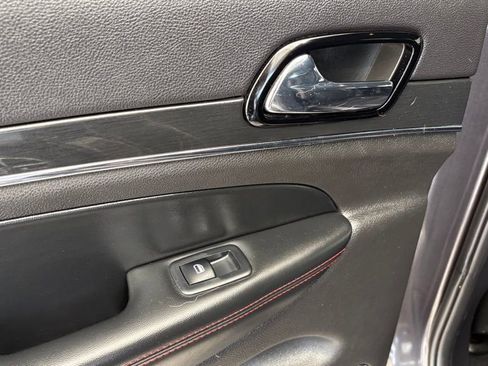 Used 2019 Jeep Grand Cherokee Trailhawk w/ Trailhawk Luxury Group AWD/4WD image 21