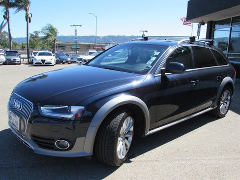 Used 2016 Audi A4 Premium Plus w/ Technology Package AWD/4WD image 3