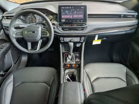 New 2026 Jeep Compass Limited image 19