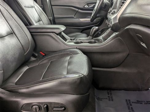Used 2018 GMC Acadia SLT image 35