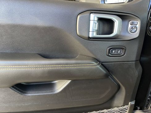 New 2026 Jeep Wrangler Unlimited Sahara AWD/4WD image 14