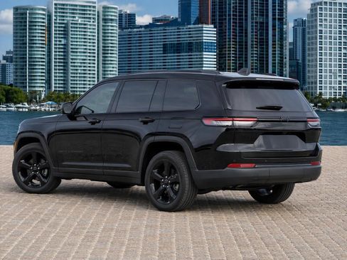 Used 2024 Jeep Grand Cherokee Limited w/ Black Appearance Package RWD image 3
