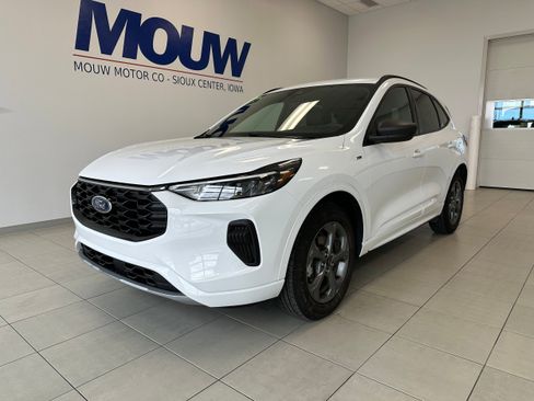 Used 2023 Ford Escape ST-Line w/ Tech Pack #1 image 2