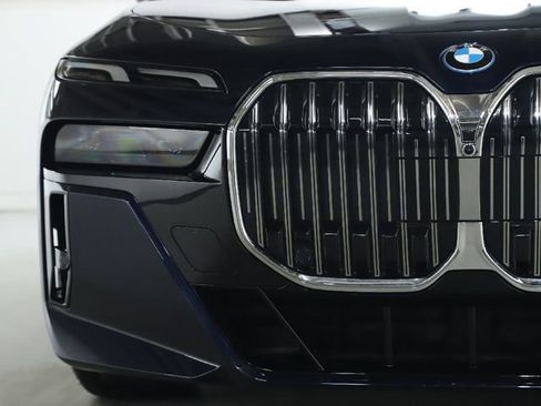 Used 2025 BMW i7 xDrive60 image 6