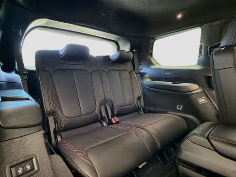 Used 2023 Jeep Grand Cherokee L Summit AWD/4WD image 20