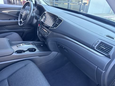 Certified 2025 Honda Ridgeline Sport image 26
