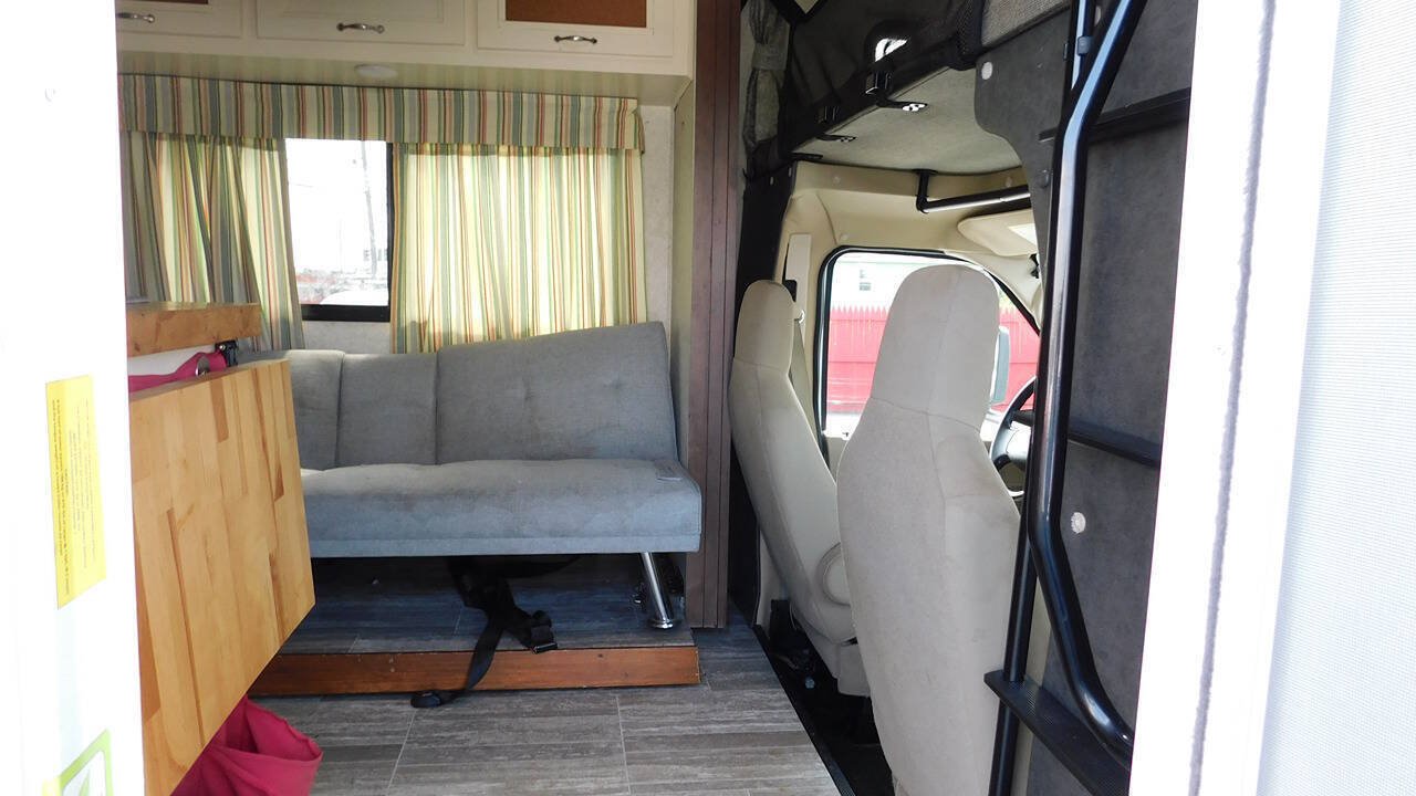 Used 2019 Ford E-450 and Econoline 450 Super Duty w/ Motorhome Prep Package RWD image 28