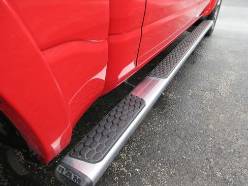 Used 2021 RAM 1500 Laramie image 12