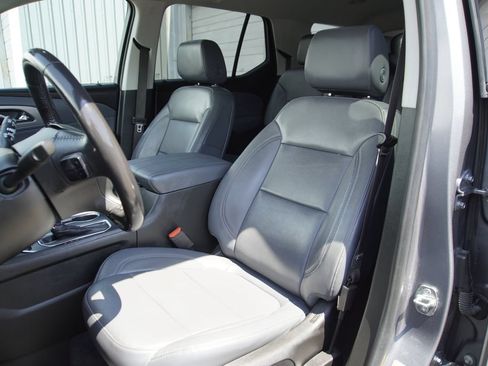 Used 2019 Chevrolet Traverse LT w/ LT Premium Package AWD/4WD image 12