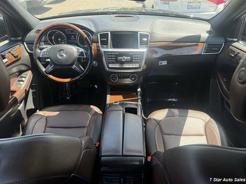 Used 2015 Mercedes-Benz GL 550 4MATIC image 11